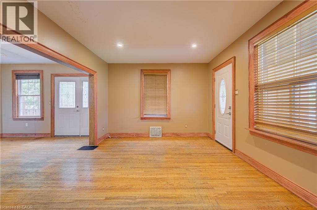 Single Family at 500 DUNDAS Street, Cambridge, Ontario - Photo 10 - RE/MAX Garden City Realty