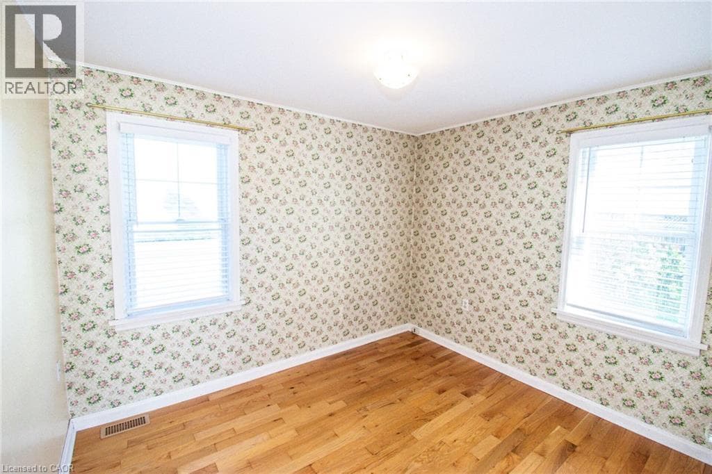 Single Family at 272 CARLTON Street, St. Catharines, Ontario - Photo 10 - RE/MAX Garden City Realty