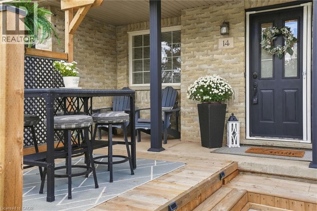 Single Family at 14 KENYON Crescent, Grimsby, Ontario - Photo 3 - RE/MAX Garden City Realty