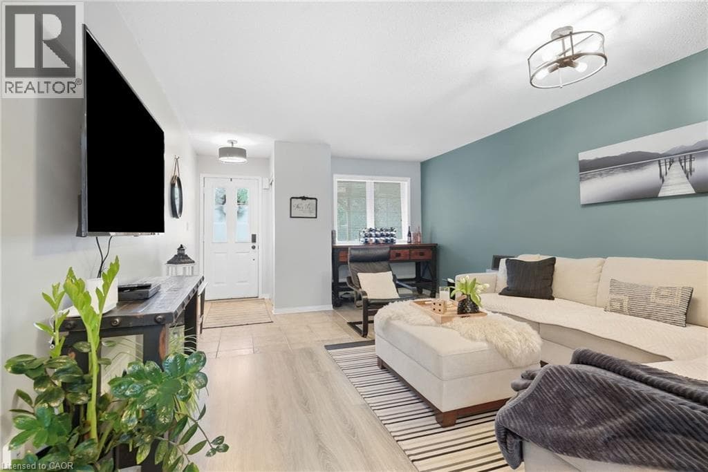 Single Family at 14 KENYON Crescent, Grimsby, Ontario - Photo 6 - RE/MAX Garden City Realty