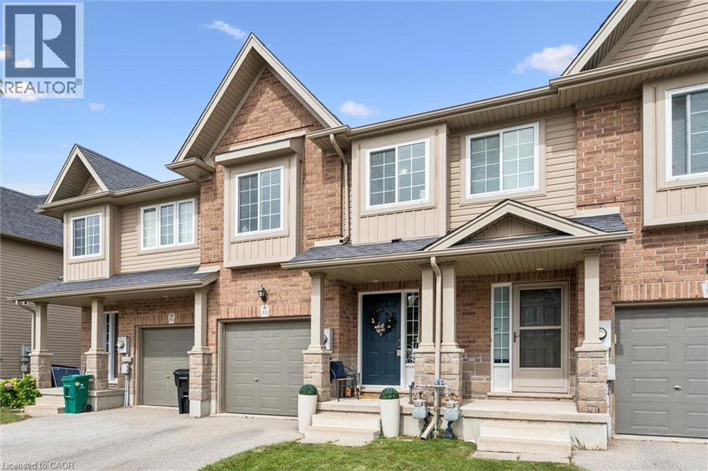 Single Family at 915 ZELLER Crescent, Kitchener, Ontario - Photo 3 - RE/MAX Garden City Realty