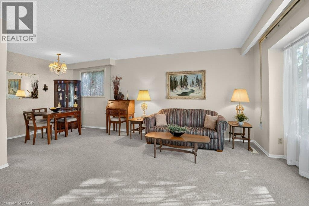 Single Family at 34 GLEN PARK Crescent, Kitchener, Ontario - Photo 9 - RE/MAX Garden City Realty