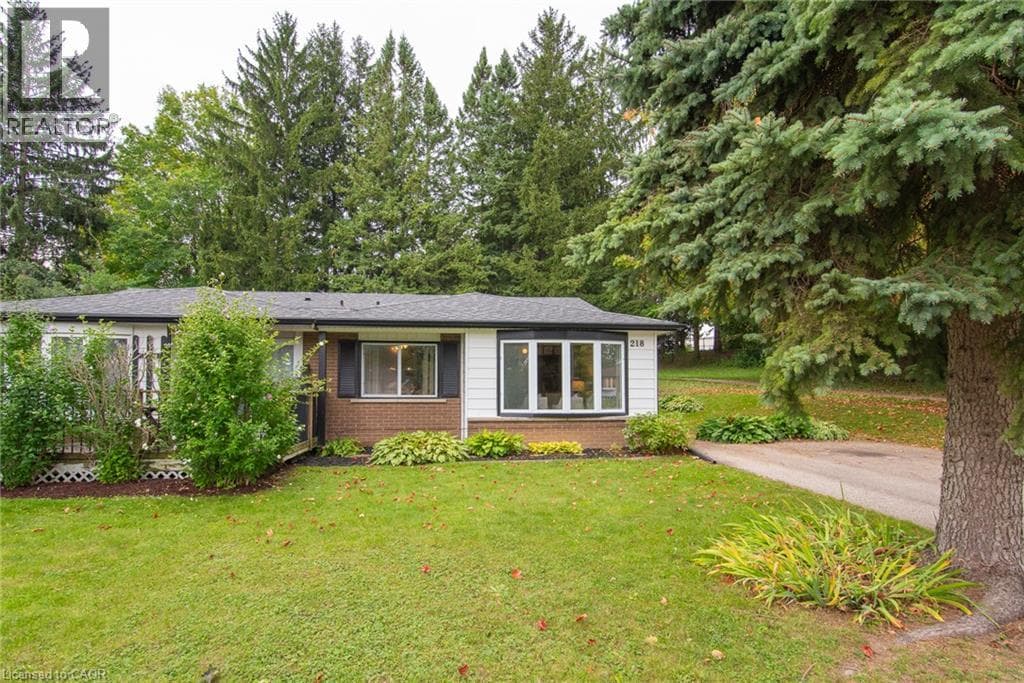 Single Family at 218 PINEDALE Drive, Kitchener, Ontario - Photo 3 - RE/MAX Garden City Realty