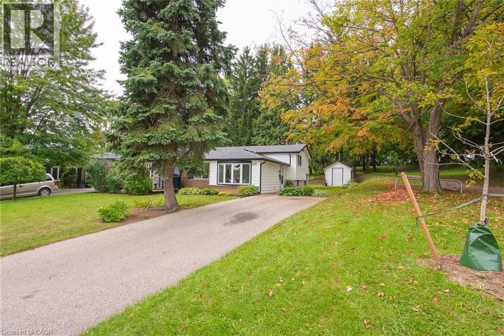 Single Family at 218 PINEDALE Drive, Kitchener, Ontario - Photo 2 - RE/MAX Garden City Realty
