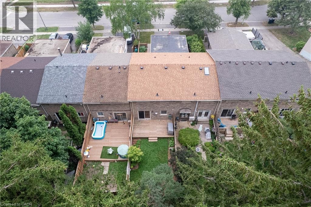 Single Family at 18 RALGREEN Crescent, Kitchener, Ontario - Photo 2 - RE/MAX Garden City Realty