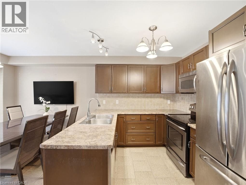 Single Family at 98 WILLOW Lane, Grimsby, Ontario - Photo 10 - RE/MAX Garden City Realty