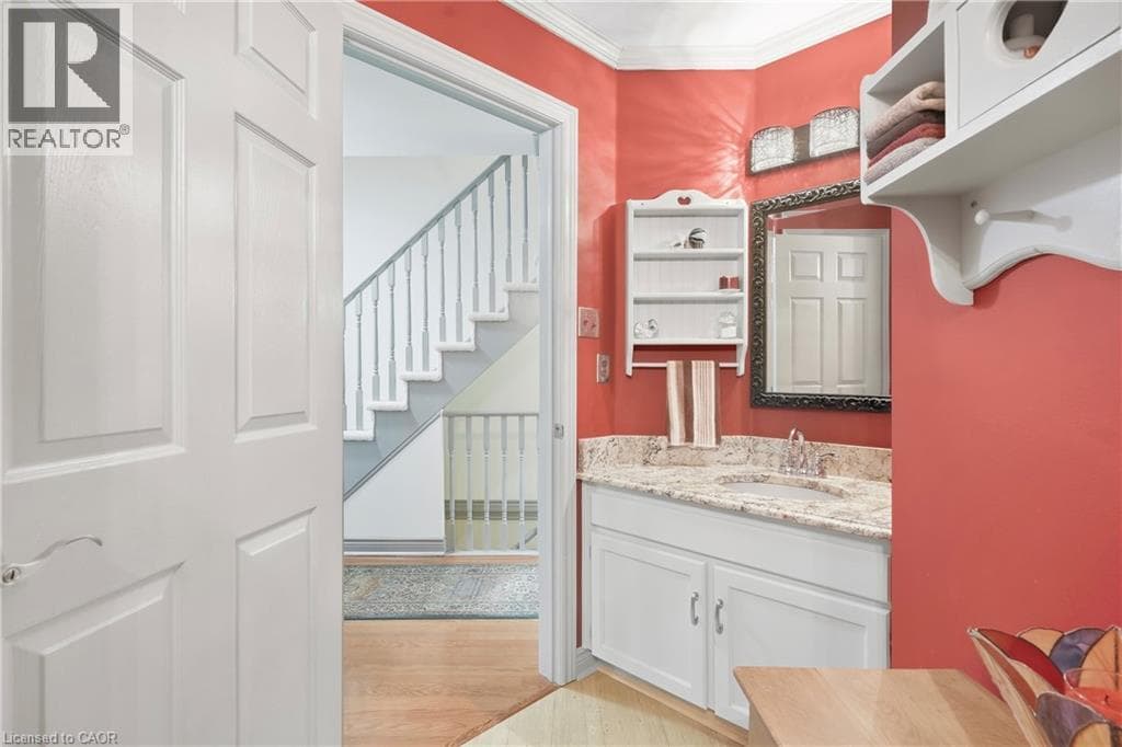 Single Family at 5- 9 WENTWORTH Drive, Grimsby, Ontario - Photo 7 - RE/MAX Garden City Realty