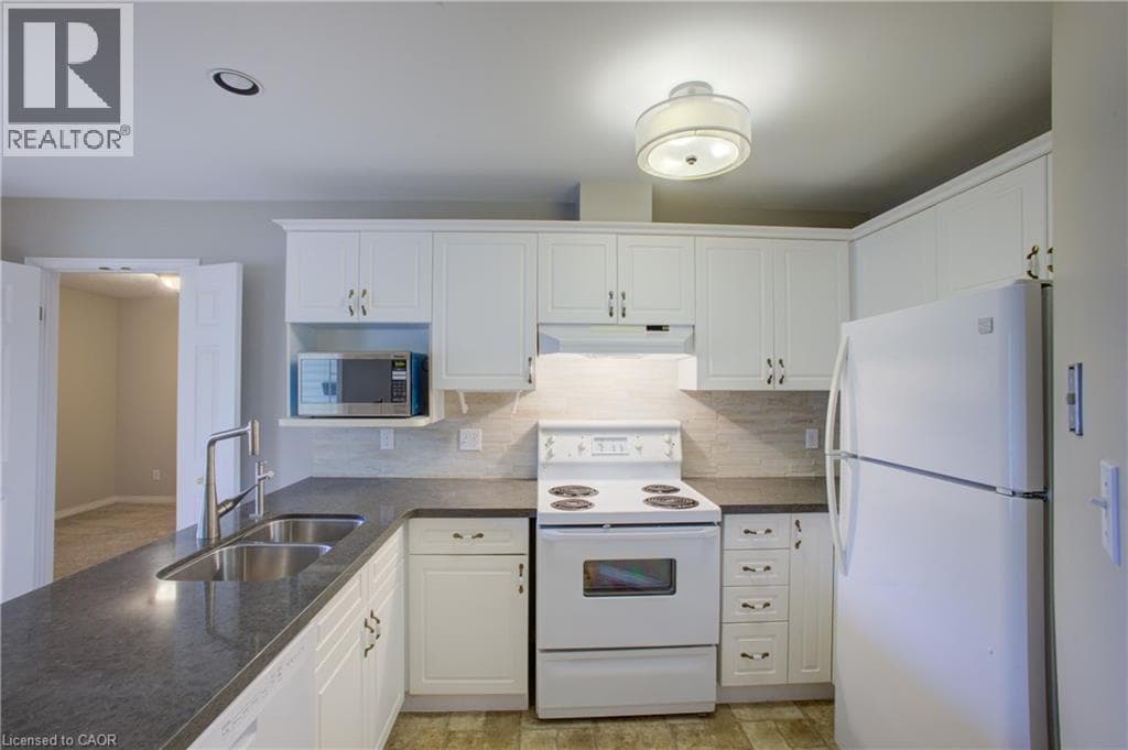 Single Family at 6- 50 MIDLAND Drive, Kitchener, Ontario - Photo 7 - RE/MAX Garden City Realty