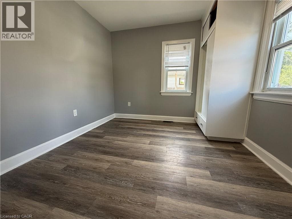Single Family at 36 BRIGHTON Avenue, St. Catharines, Ontario - Photo 10 - RE/MAX Garden City Realty