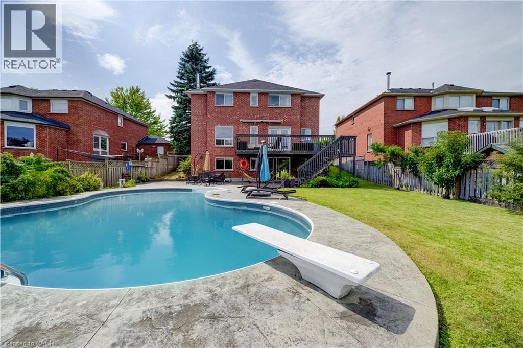 Single Family at 554 GRAND RIDGE Drive, Cambridge, Ontario - Photo 4 - RE/MAX Garden City Realty