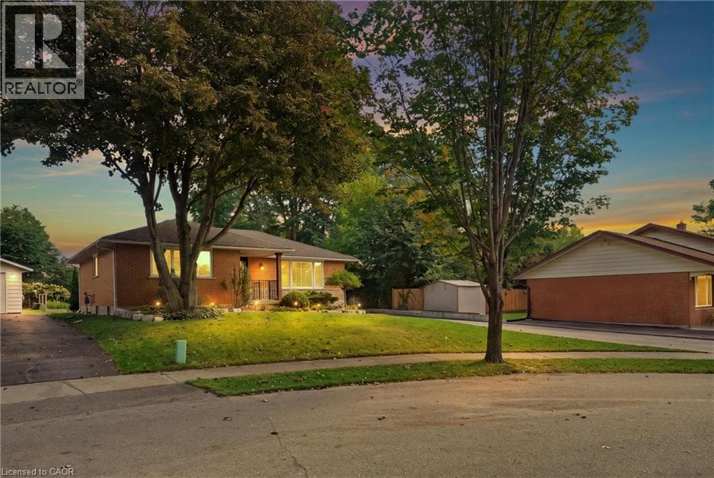 Single Family at 15 LINTON Place, Kitchener, Ontario - Photo 2 - RE/MAX Garden City Realty