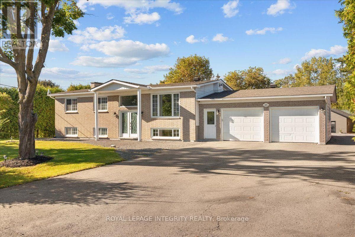 3073 Old Montreal Road