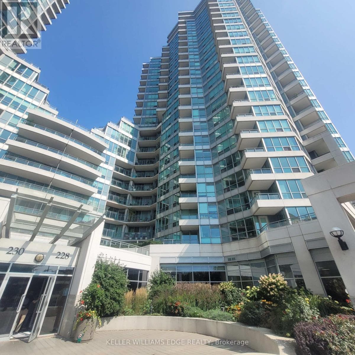 2203- 228 Queens Quay