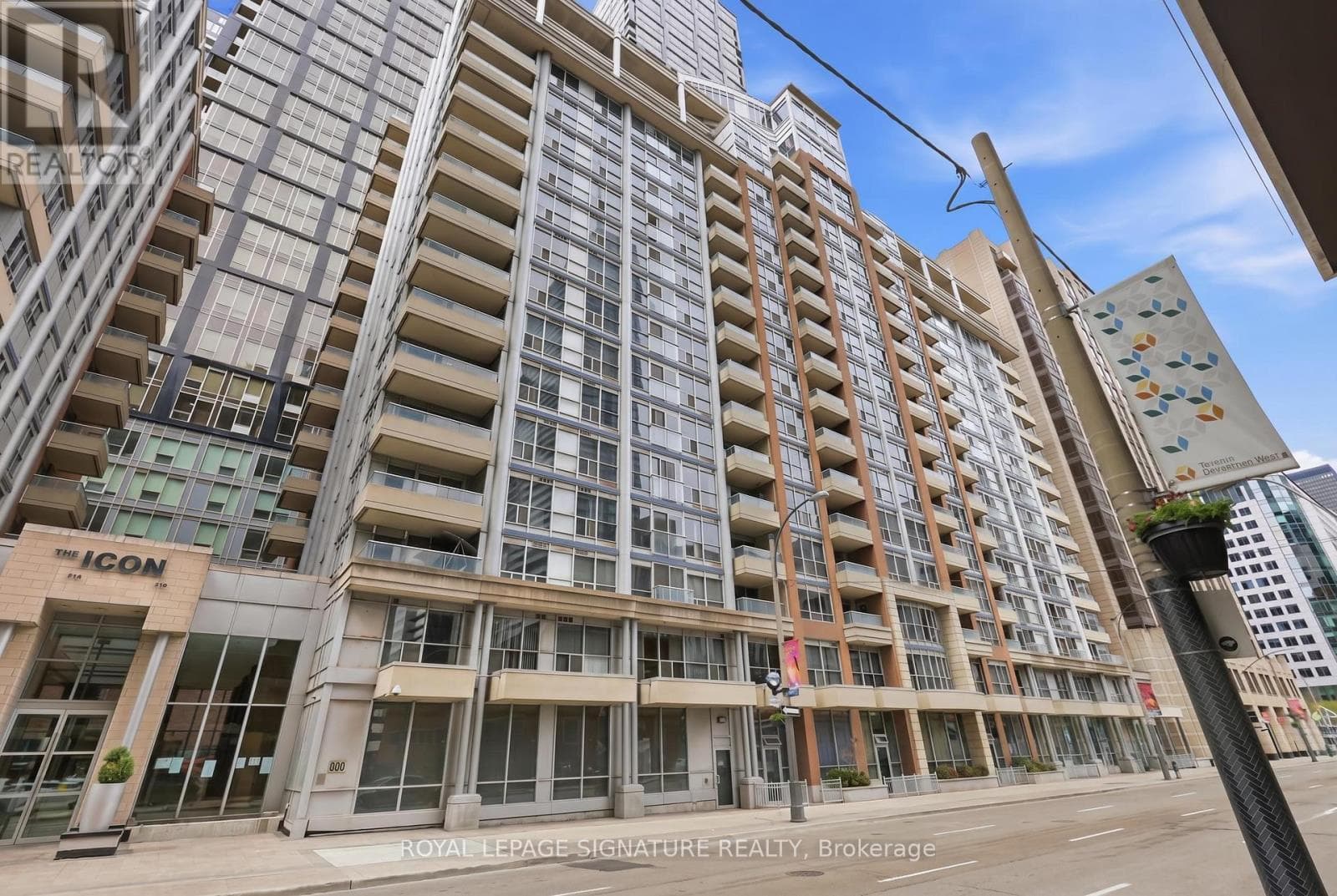 1027- 250 Wellington Street