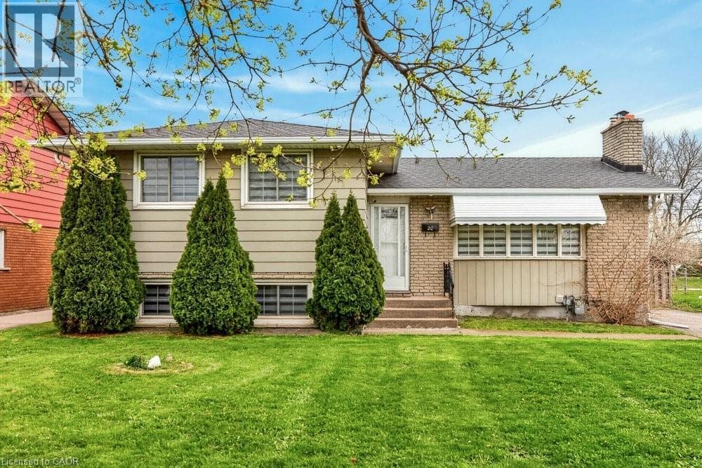 Single Family at 20 ST. CHARLES Drive, Thorold, Ontario - Photo 1 - RE/MAX Garden City Realty