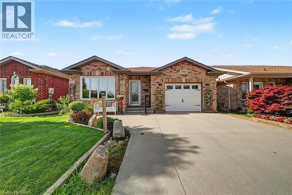 Single Family at 3913 PRIMROSE Lane, Lincoln, Ontario - Photo 1 - RE/MAX Garden City Realty