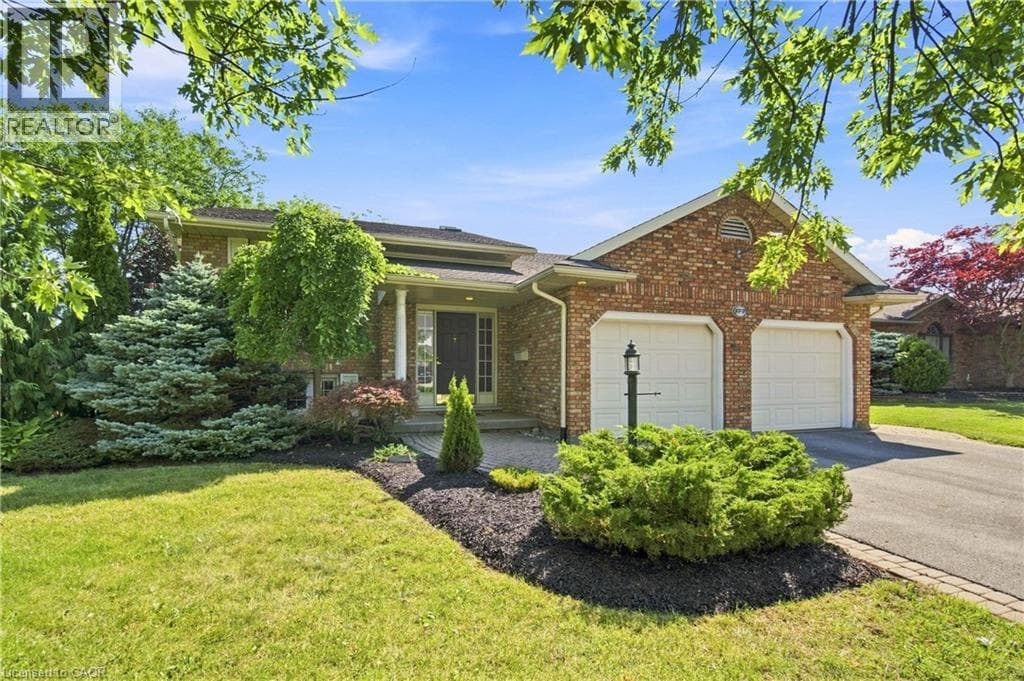 Single Family at 177 NORTHWOOD Drive, Welland, Ontario - Photo 1 - RE/MAX Garden City Realty