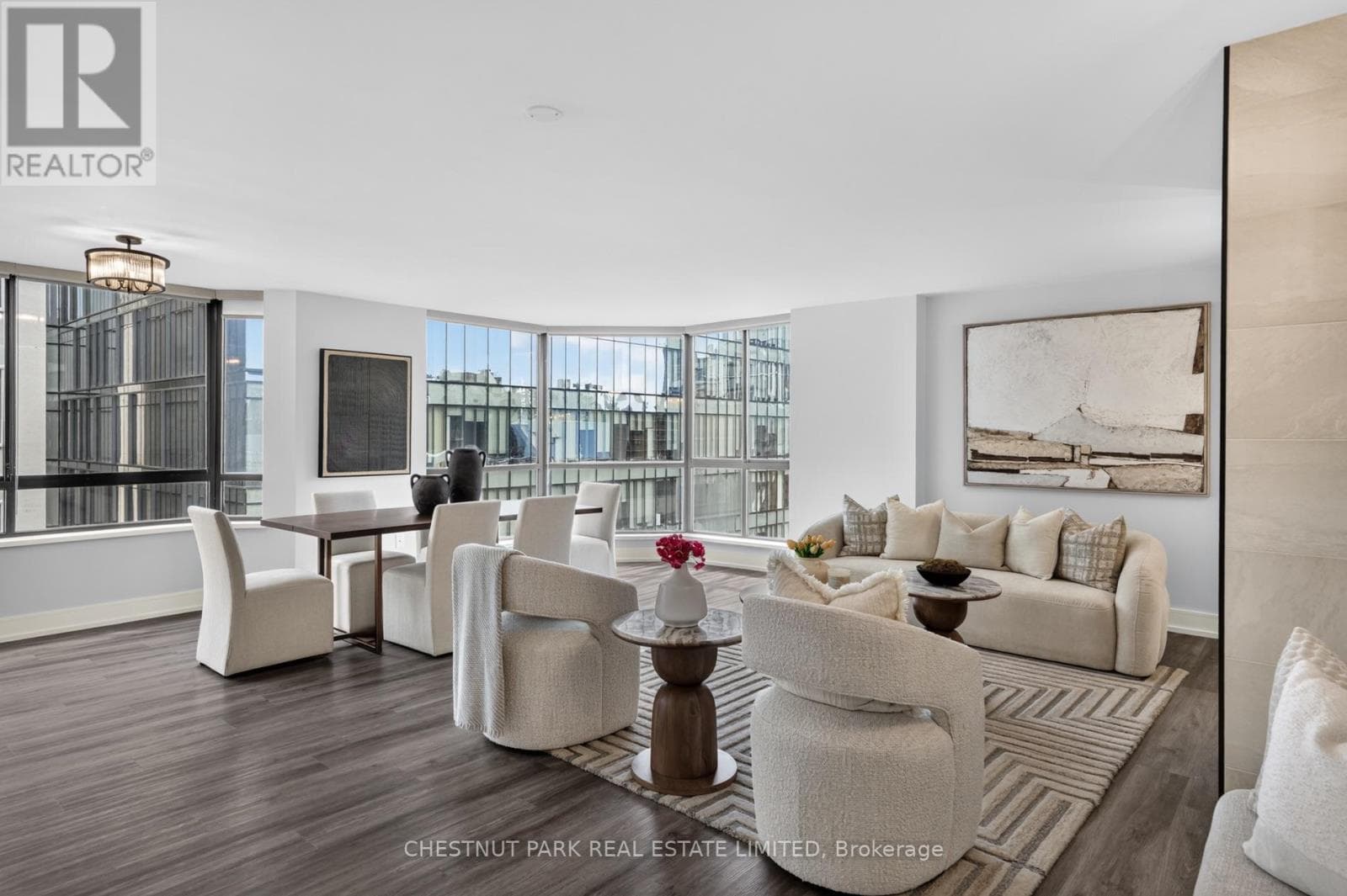 1209- 280 Simcoe Street
