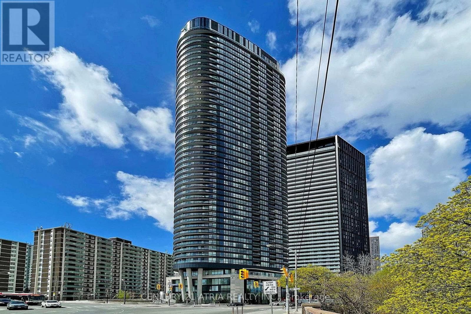 420- 585 Bloor Street