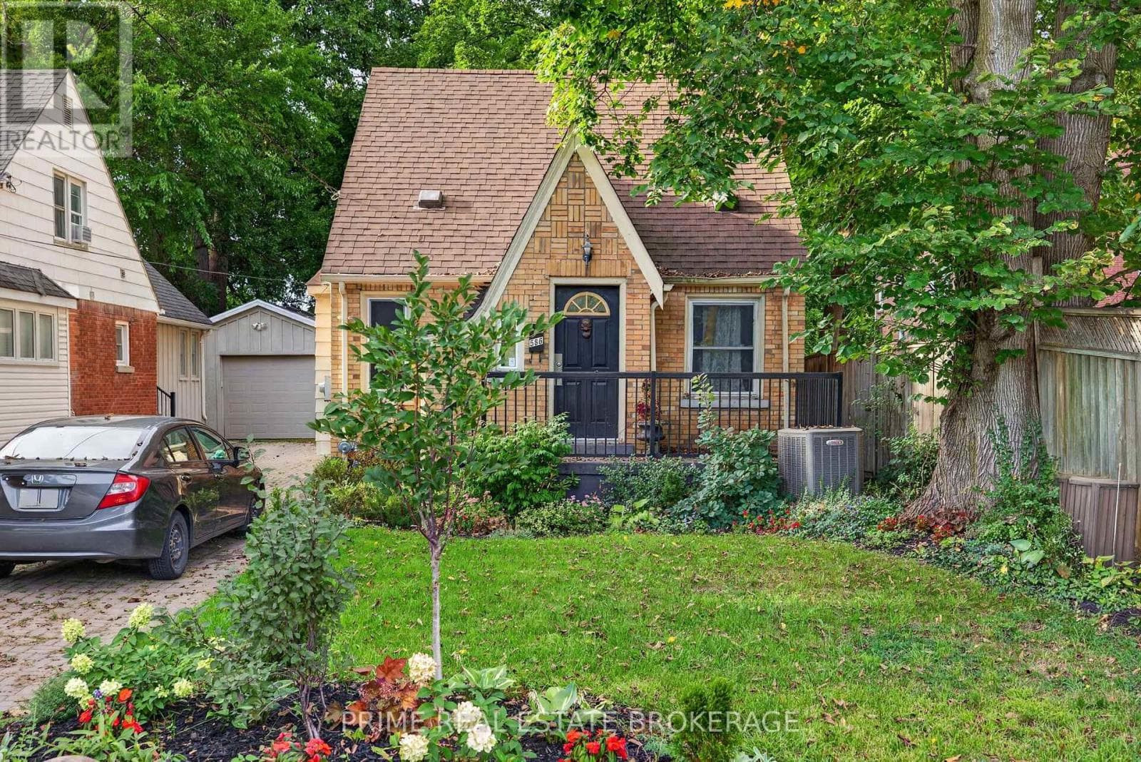 586 Cheapside Street