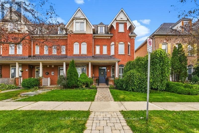 272 Glenashton Drive