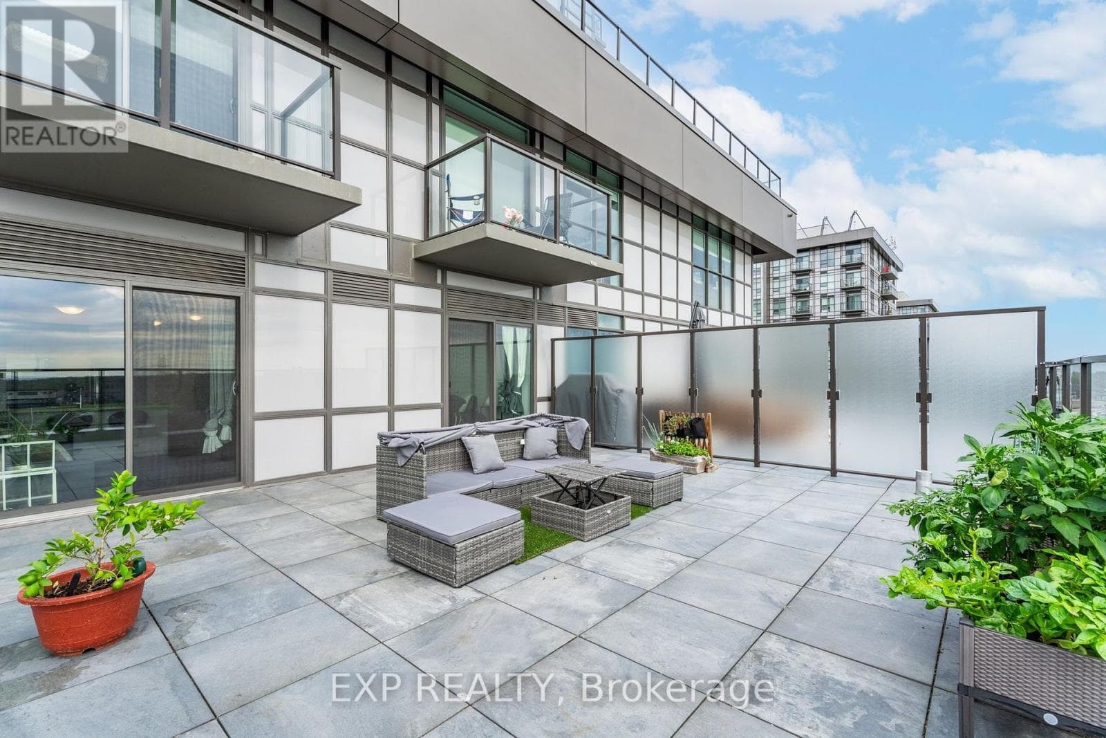450 Dundas Street East Street