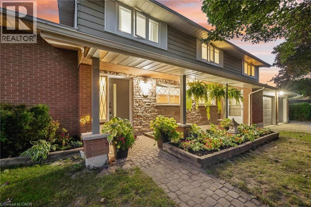 19 CHRISTINE Crescent